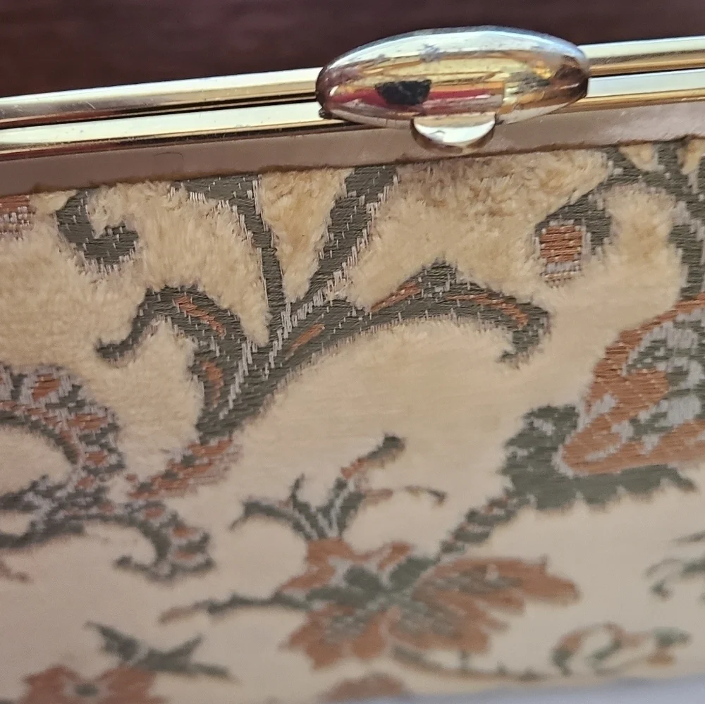 Vintage 1940s Tapestry Bag w/ Bakelite Handle - Picture 4 of 10